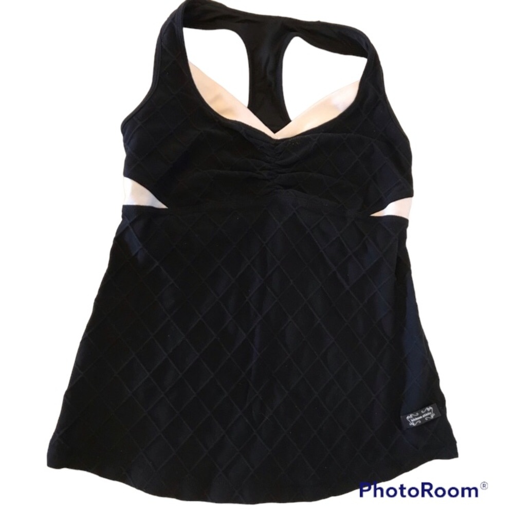 Lululemon Black and White Razorback Athletic Top size XS